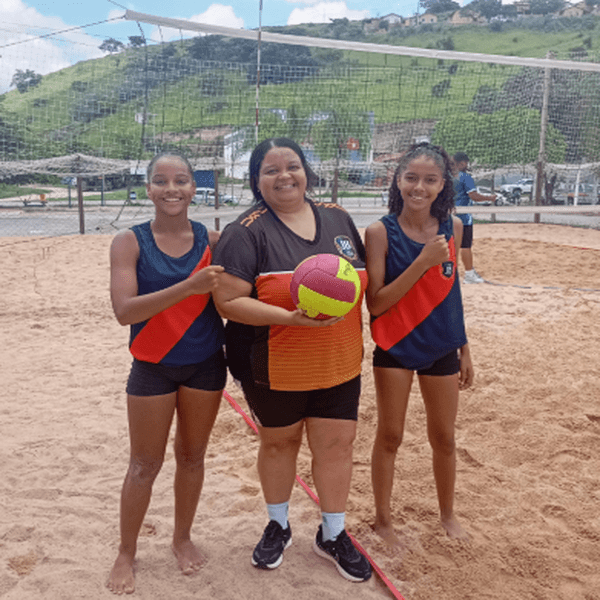 Rumo ao Regional: Equipe de Vôlei de Areia da Escola Estadual Doutor João Beraldo Representará a Escola no JEMG 2026